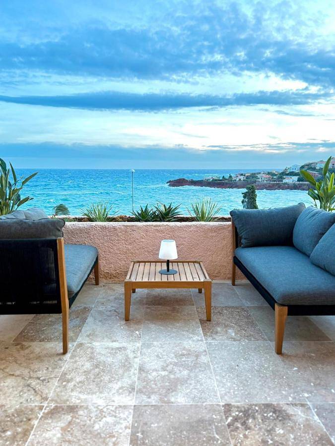 Gîte pour 2 personnes, avec vue et terrasse dans Plage d'Anthéor