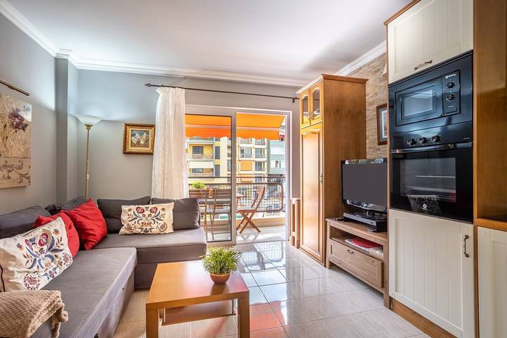 Appartement entier, Appartement de vacances pour 3 personnes avec piscine in Los Cristianos, Arona