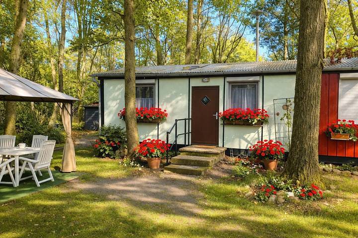 Casa vacanze 'Eichenwald' con gazebo privato in giardino e Wi-Fi in Bakenberg, Dranske