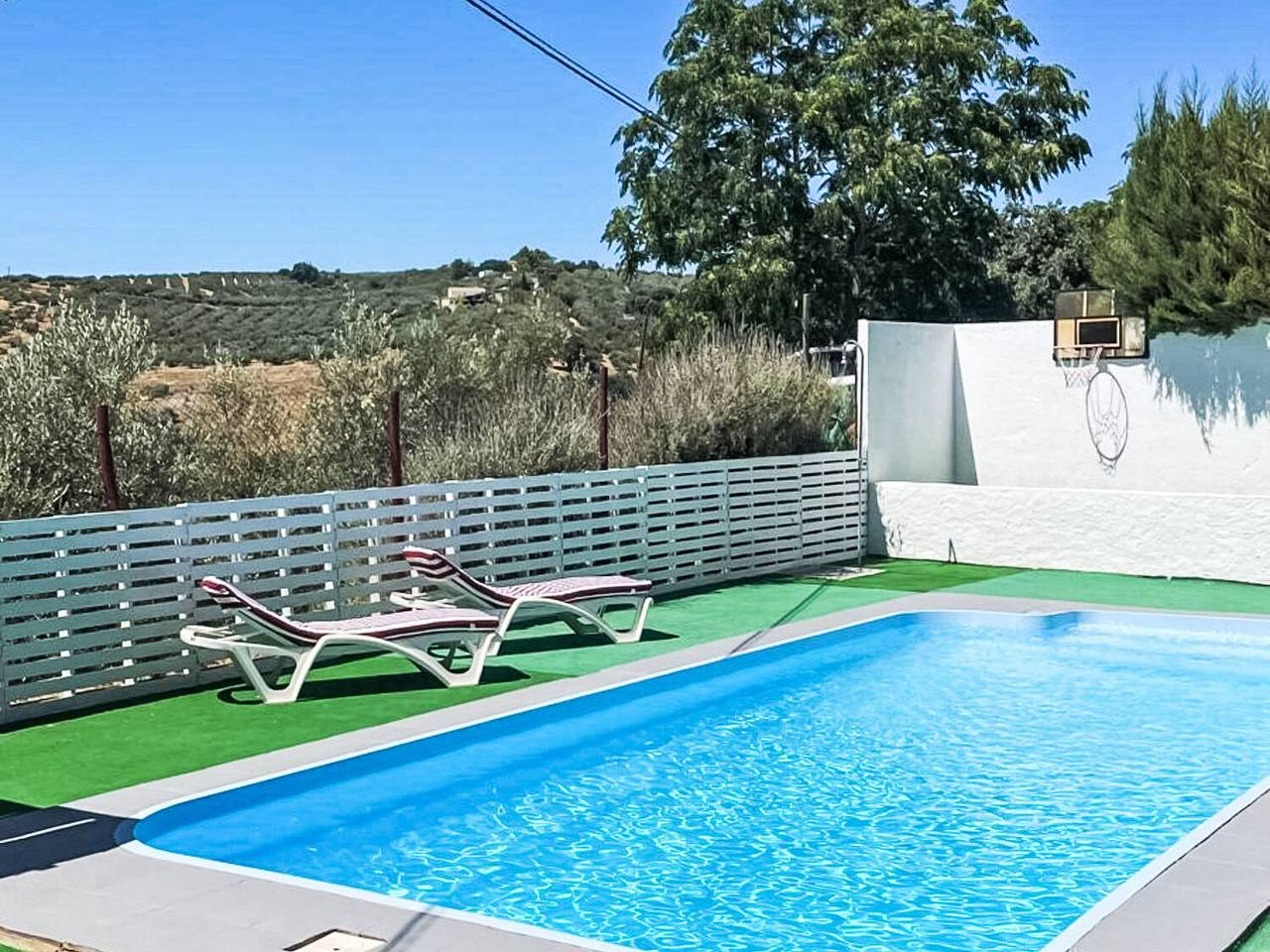 Finca "Casa Vieja" mit Bergblick in Fuentes de Cesna, Algarinejo
