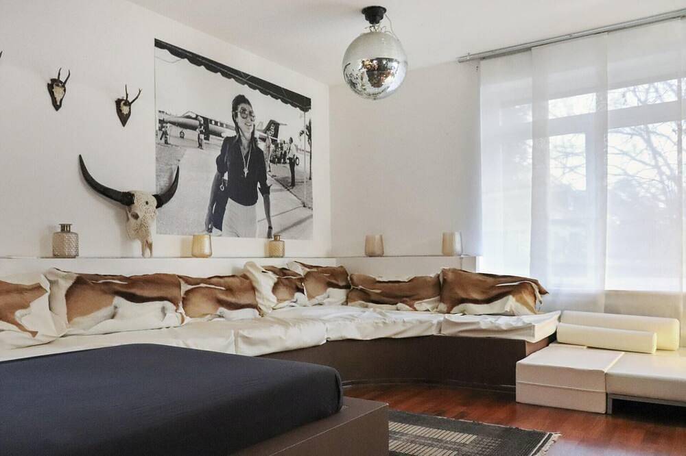 Neu ✨: Künstlerhaus mit Chalet und Terrasse 15min. von München-City in München, Oberbayern