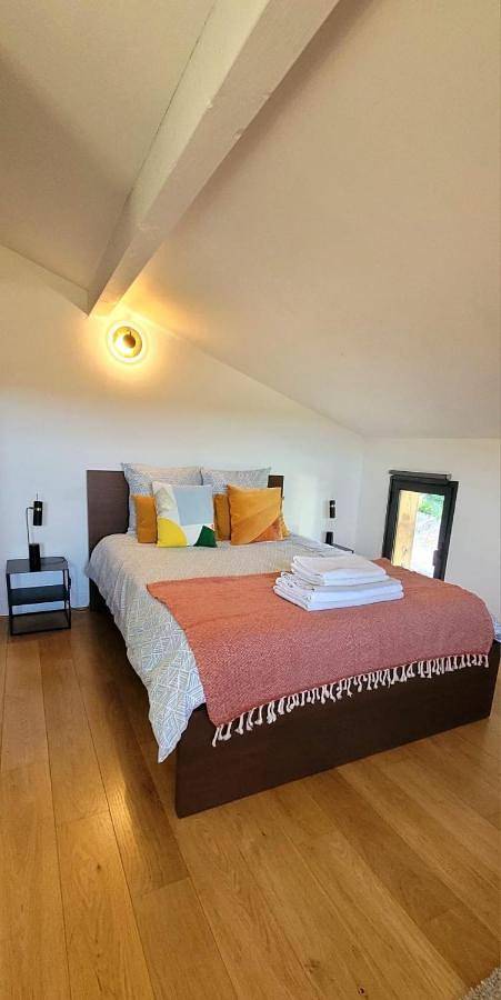 Location de vacances pour 2 personnes, avec piscine ainsi que jardin et vue à Camblanes-et-Meynac