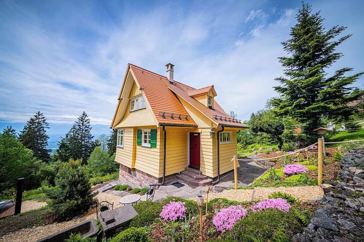 Ferienhaus für 4 Personen, mit Balkon und Garten sowie Sauna
