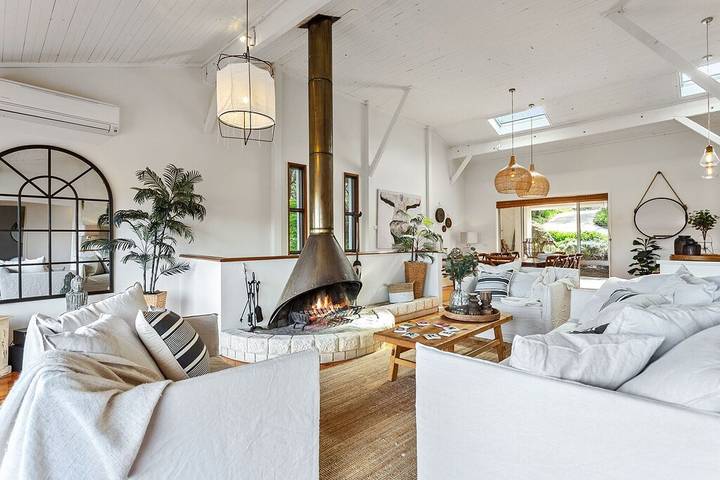 Holiday home for 12 people, with balcony and garden in Melbourne