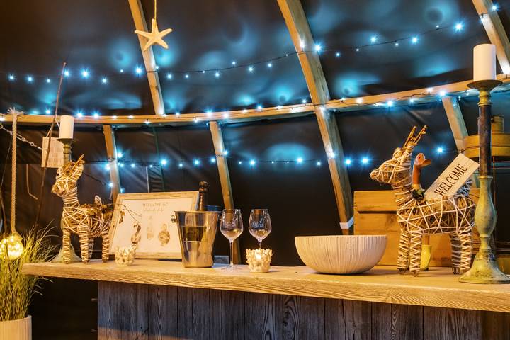 Shepherd's Hut- Hot Tub- Wellness Spa- Wood Burner in Melton, Leicestershire