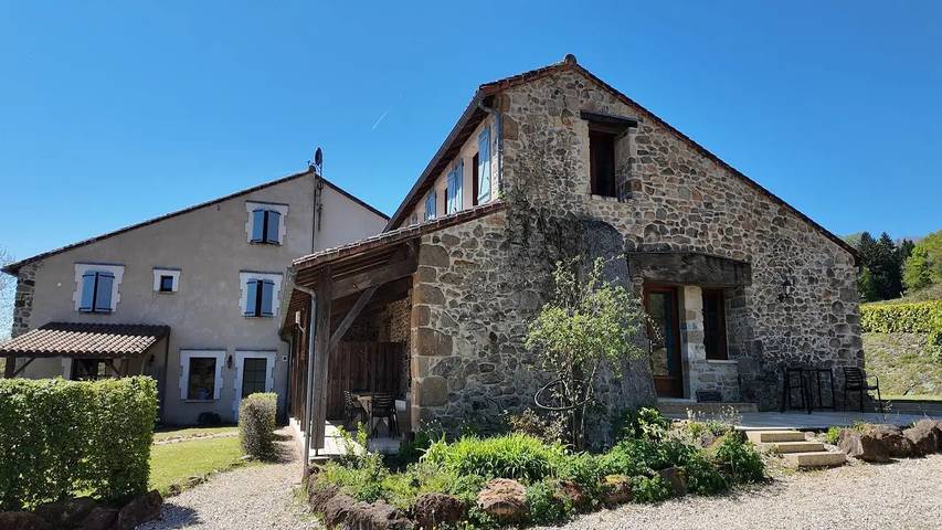 Location de vacances pour 7 personnes, avec piscine et jardin à Roussines - 2