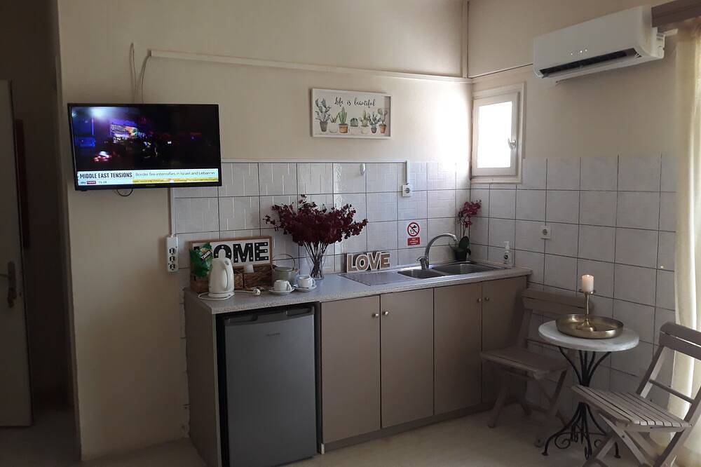 Stylish in Gouvia – Kitchenette 5 in Corfu