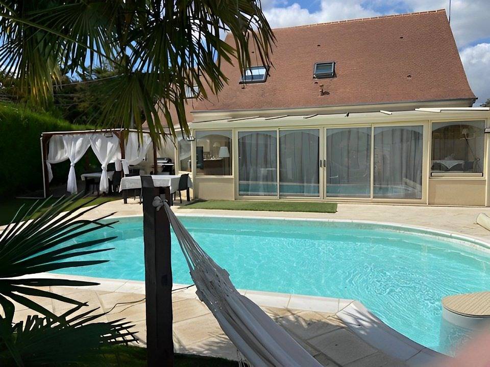 La Maximinoise petit-déjeuners inclus Chantilly, Parc Astérix in Saint-Maximin (Oise), Oise