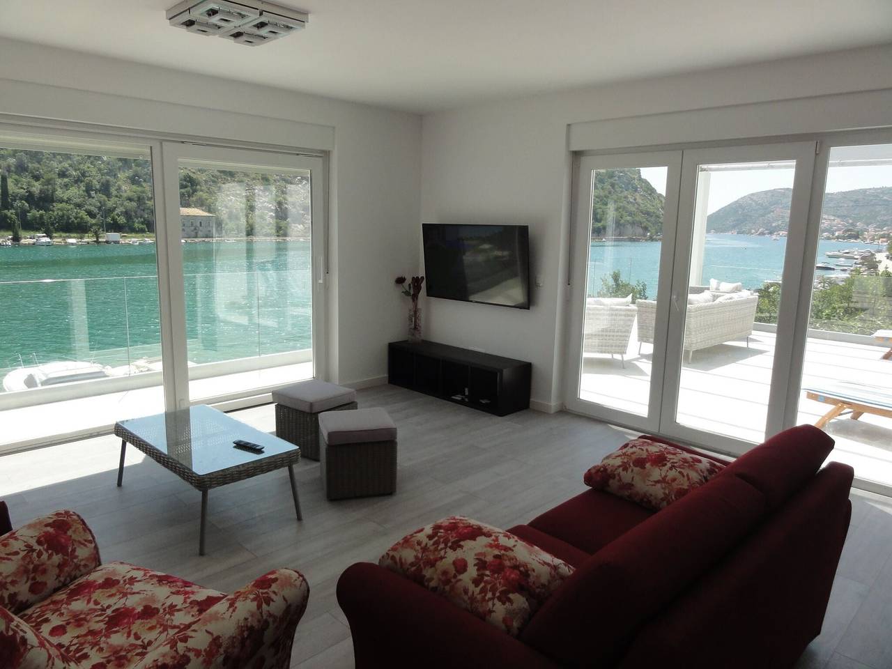Villa Riva - Five Bedroom Villa with Pool and Sea View in Mokosica, Dubrovnik-Neretva