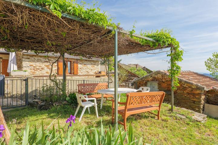 Chabannes / Malbosc Location – Accessible Vacation Home for 2 to 9 Guests in Malbosc, Parc naturel régional des Monts d'Ardèche