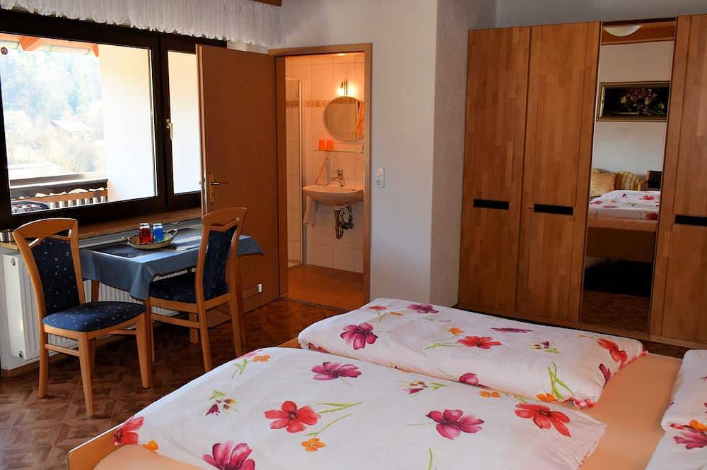 Doppelzimmer mit Balkon - Gästehaus Grau in Egloffstein, Frankenalb