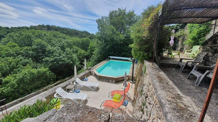 Gîte pour 4 personnes, avec jacuzzi et piscine, adapté aux familles à Reillanne - 4