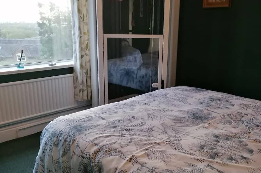 Sunset View, Comfortable spacious house in the beautiful County of Staffordshire in Stoke-on-Trent, Midlands