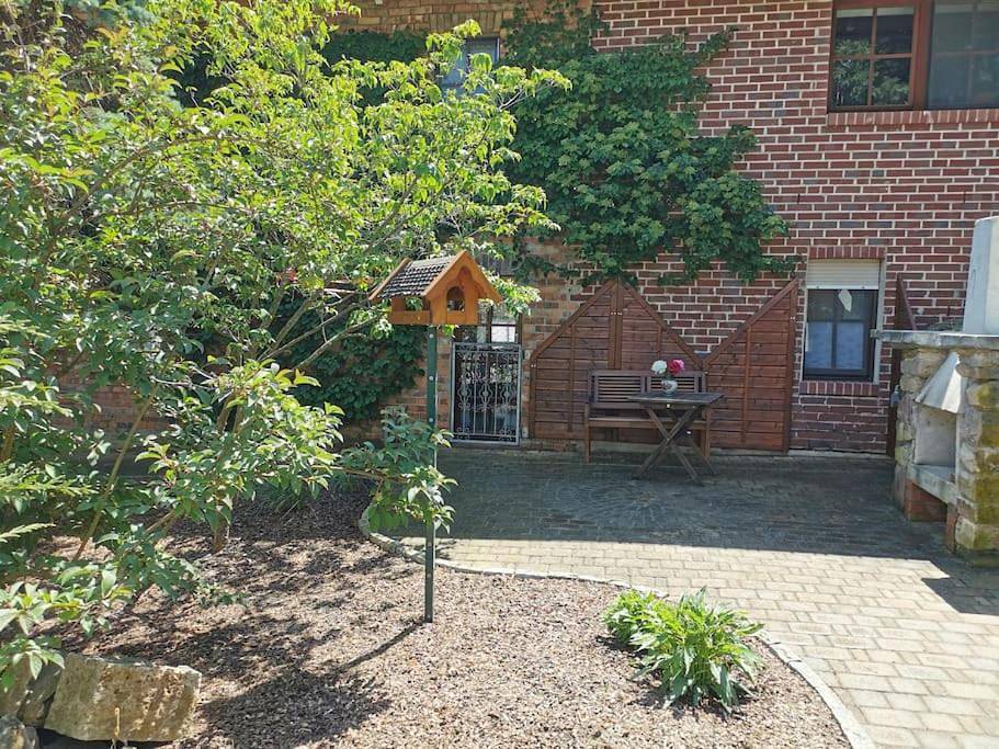 Ganze Wohnung, One-Bedroom Apartment in Seegebiet Mansfelder Land, Saale-Unstrut