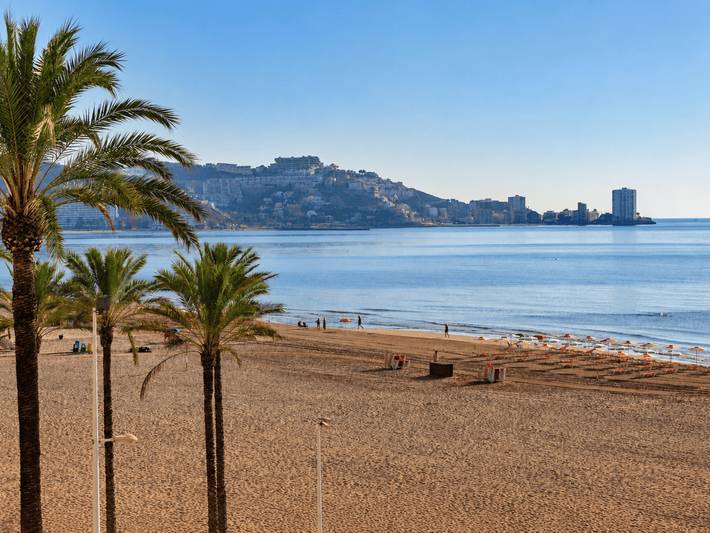 Apartamento entero, Apartamento de vacaciones para 8 personas con vistas al mar in Platja de Sant Antoni (Cullera), Cullera