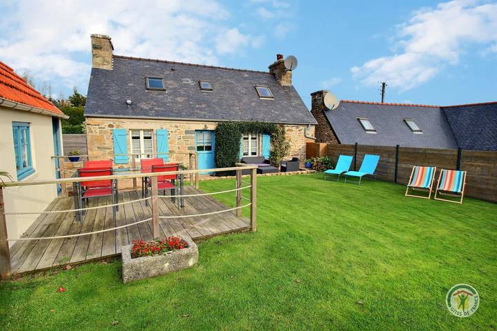 Maison de Pêcheur in Plougrescant, Côte de Granit Rose