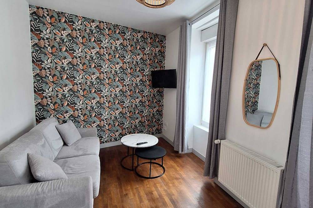 Apartamento entero, Appartement Rdc Centre Ville in Mayenne (desambiguación)