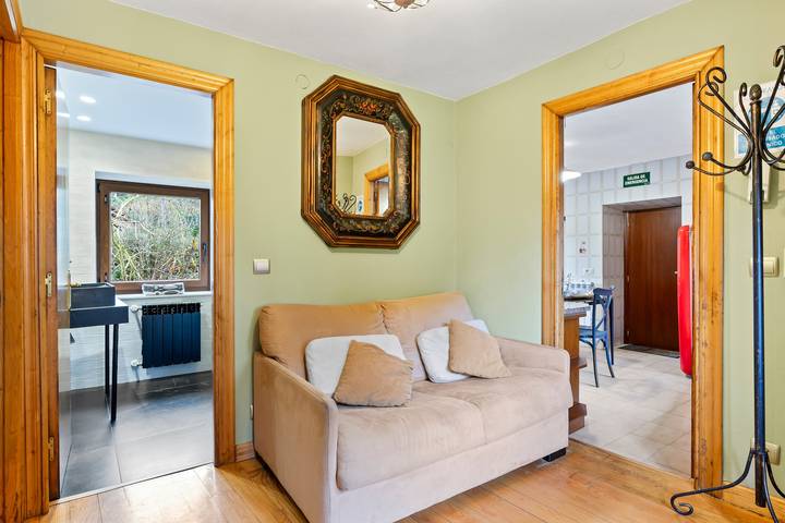 Entire apartment, 'El Bosque' Apartment with Mountain Views in Candamo, Costa Verde (Spain)