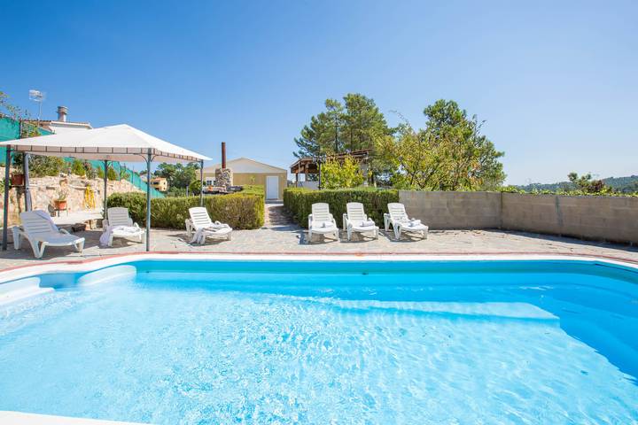 Villa für 6 Personen, mit Terrasse und Garten