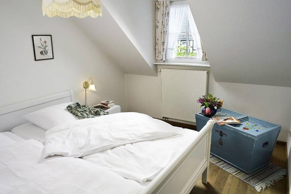 Ganze Wohnung, Doppelzimmer mit Badezimmer, Garten/Stadtblick in Kirchhundem, Sauerland