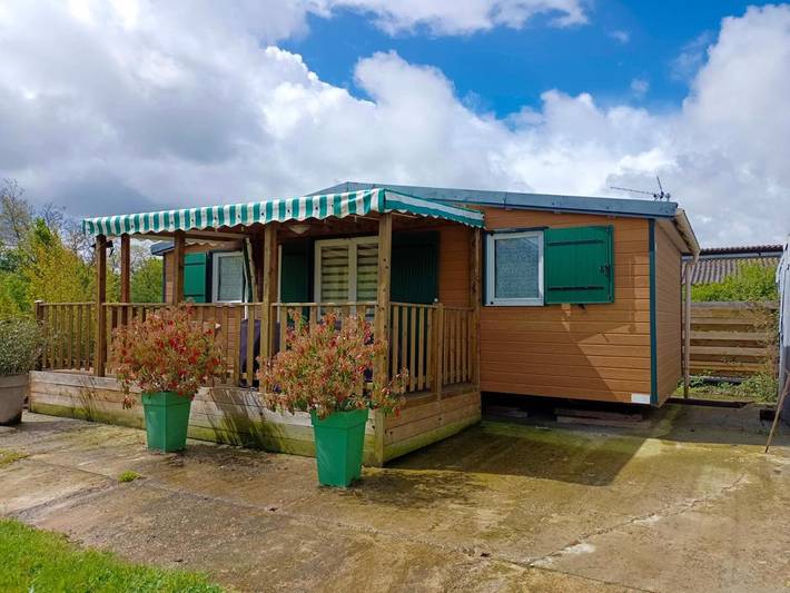Gîte pour 5 personnes, avec vue ainsi que terrasse et jardin dans Issé