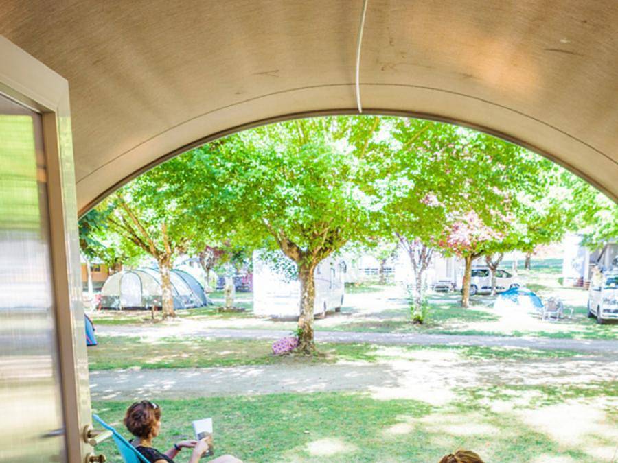 Flower Camping Le Soleil des Bastides - Tente 4 personnes - Coco Sweet 16m² 4 pers in Cahuzac-sur-Vère, Région d'Albi