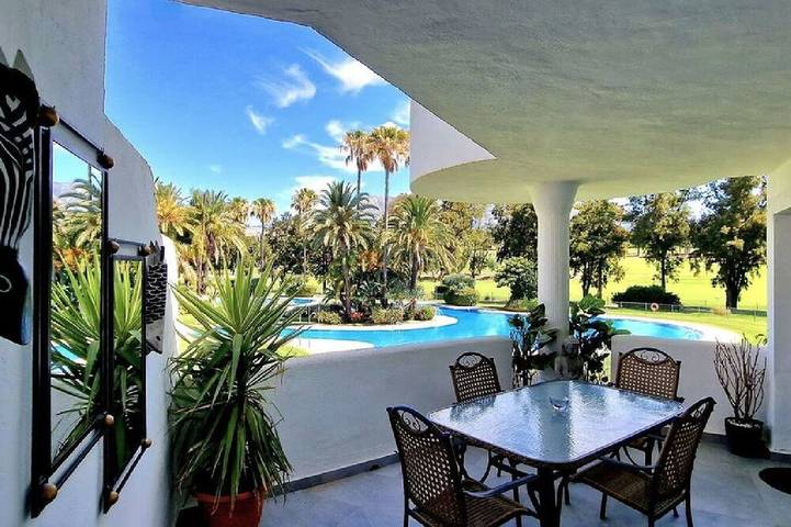Apartment for 5 people, with garden and hot tub as well as pool and balcony in Mijas Pueblo