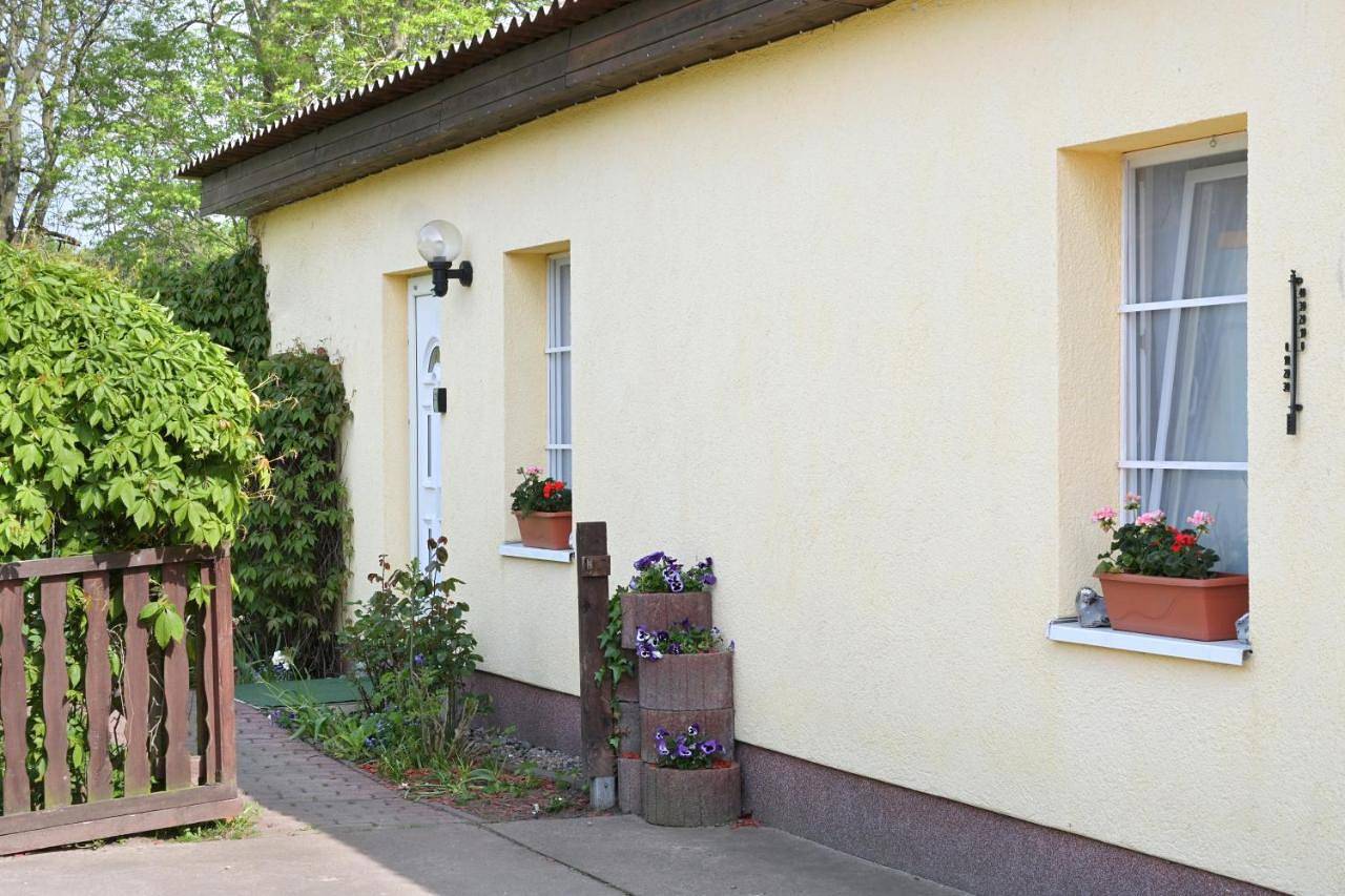 Ganze Wohnung, Ferienbungalow - Mein Erholungsreich, Garten eingezäunt, Hunde kostenlos in Garz/Rügen, Rügen