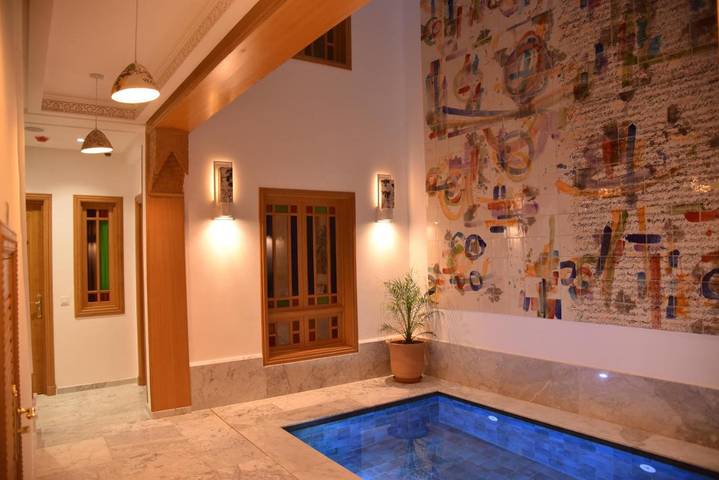 Casa de huéspuedes para 2 personas, con vistas además de terraza y piscina en Marrakech