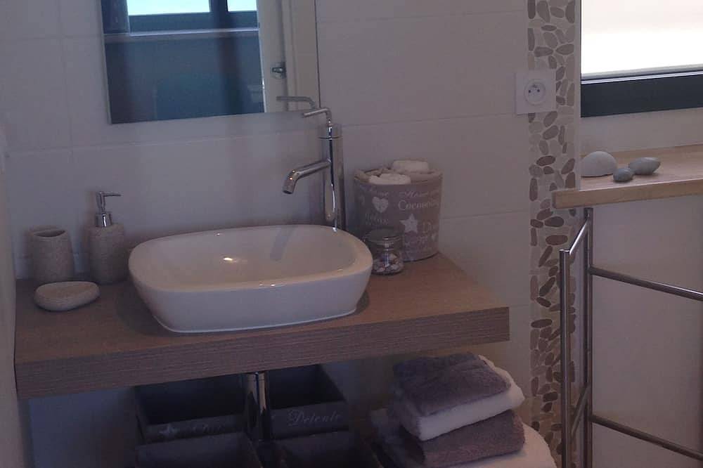 Casa y terraza con vistas al mar. in Landéda, Región de Brest