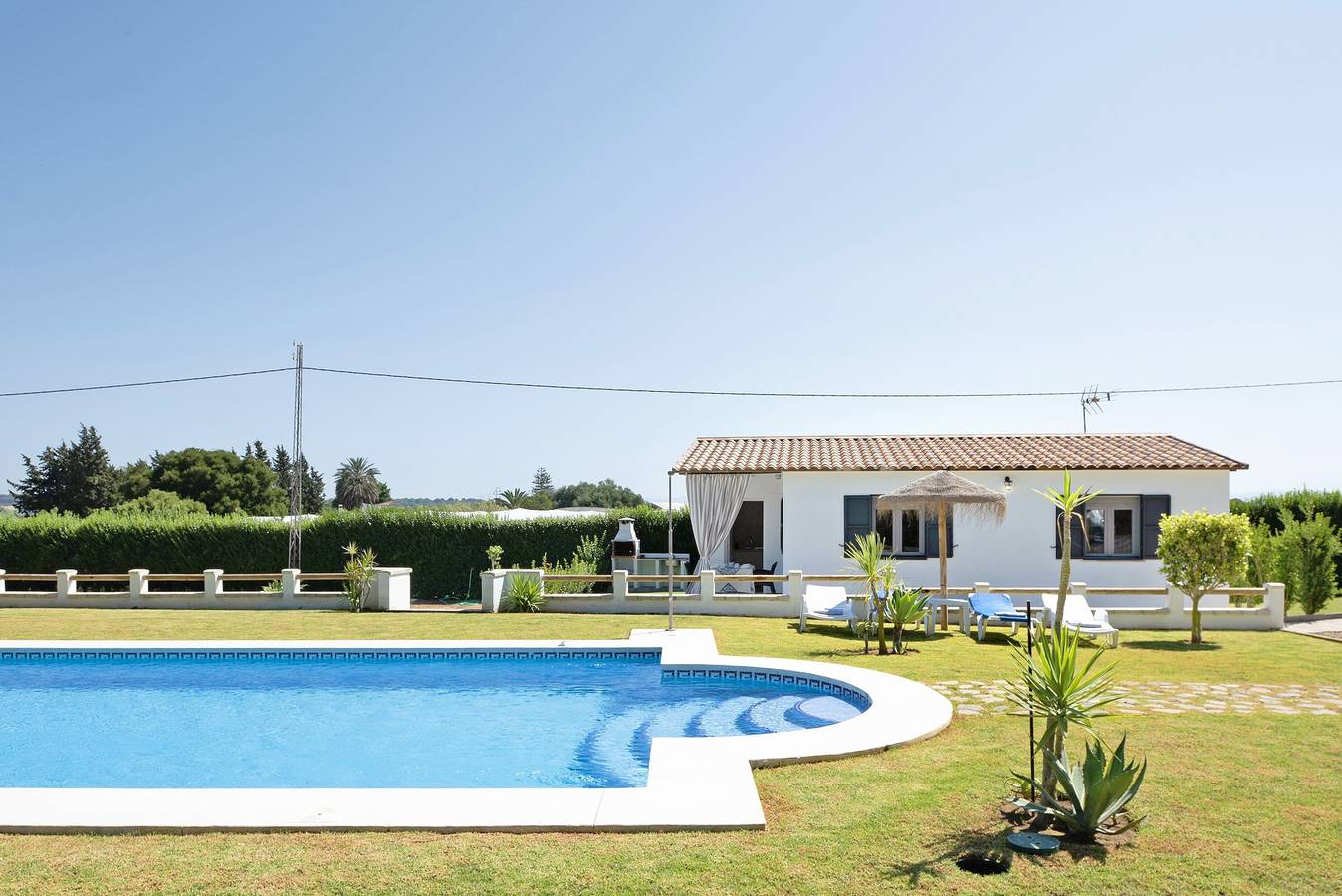 Casa vacanze "Complejo Maria Marta" con vista sulle montagne, piscina privata e aria condizionata in Barbate, Costa de la Luz