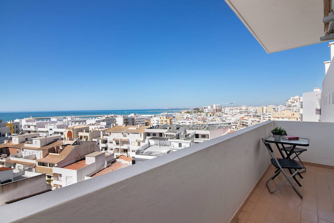 Entire apartment, Apartment '1 Bedroom Seaview' with Sea View, Wi-Fi and Air Conditioning in Cavacos, Quarteira