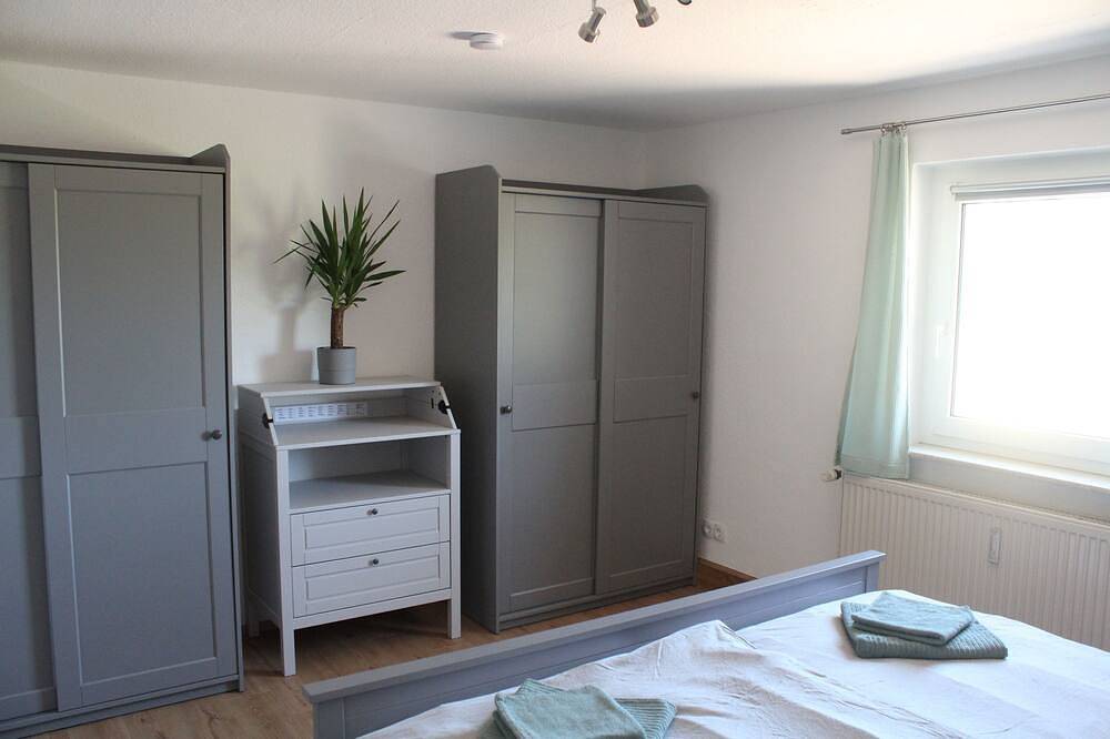 Ganze Wohnung, Moderne Ferienwohnung mit großem Außenbereich, Familien- und Haustierfreundlich in Struppen, Elbsandsteingebirge