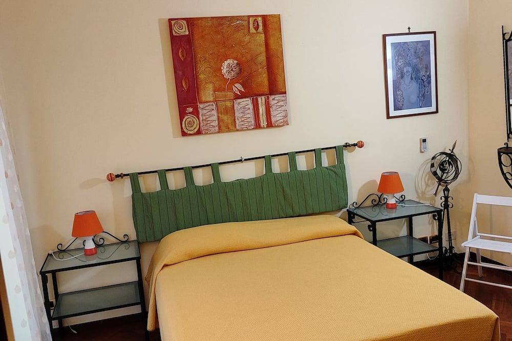 Bed and Breakfast Via Spalti 52 Double Room Spalti Uno  in Trapani, Provincia de Trapani