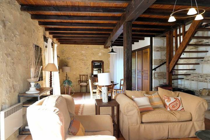 Location de vacances pour 7 personnes, avec terrasse et jardin, animaux acceptés dans Rayet - 4