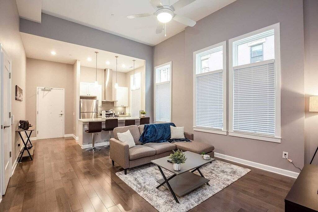 Ganze Wohnung, **m0dernlux ~New~ Otr condo *Park Onsite* in Cincinnati, Hamilton County (OH)