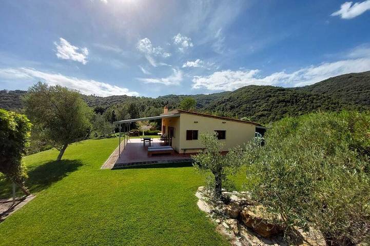 Ferienhaus für 4 Personen, mit Terrasse und Garten