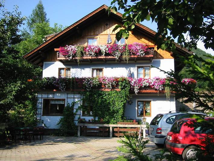 Pension, mit Balkon und Garten sowie Pool und Sauna in Bad Goisern - 2