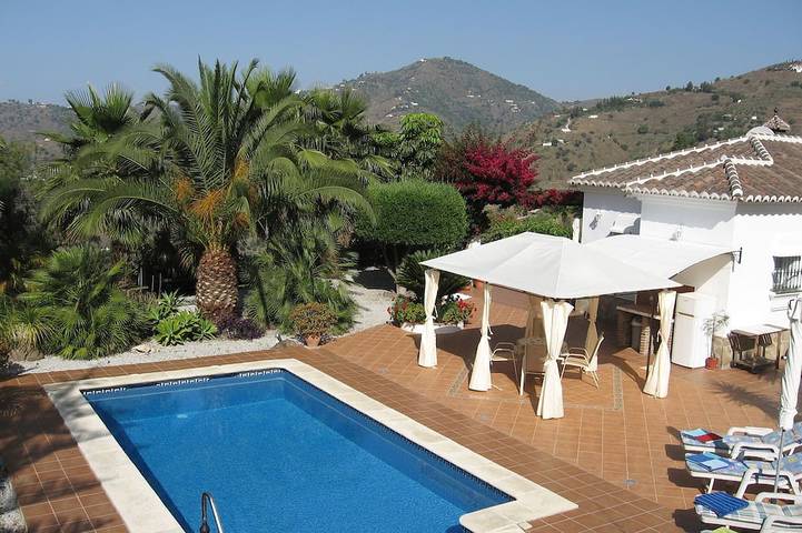 Villa for 4 people, with garden and terrace - 1