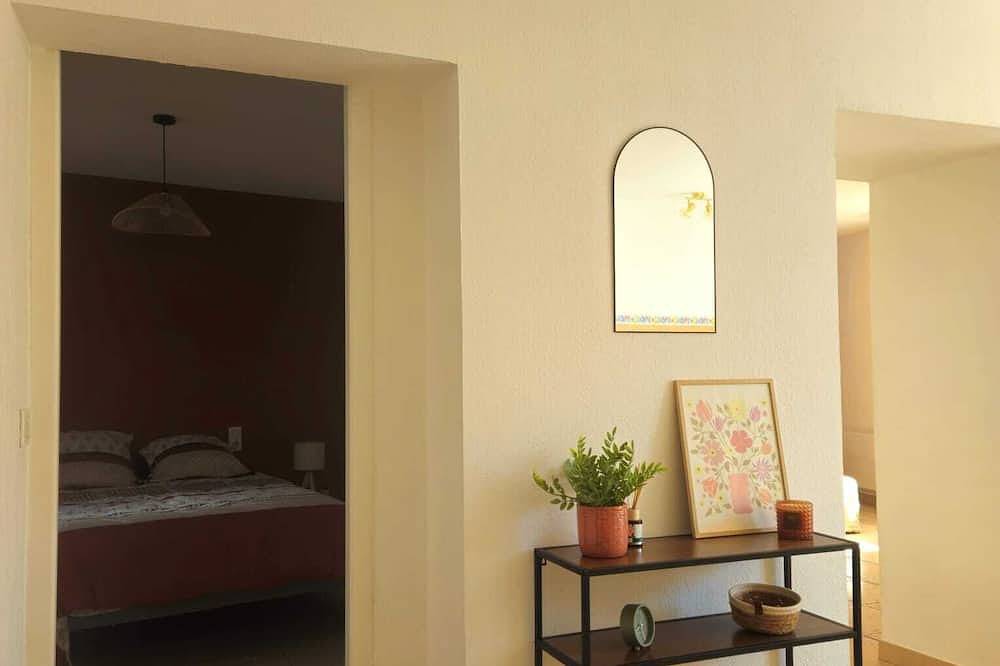 Apartamento entero, Renovated village house apartment with garage 10 minutes from the beach! in Pomérols, Côte d'Améthyste