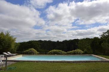 Location de vacances pour 9 personnes, avec jardin à Saint-Maime-de-Péreyrol