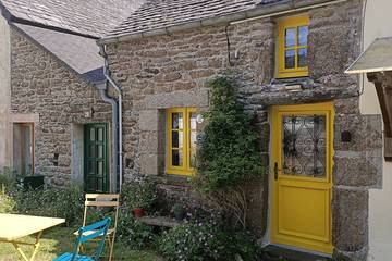 Gîte pour 3 personnes, avec terrasse à Berrien