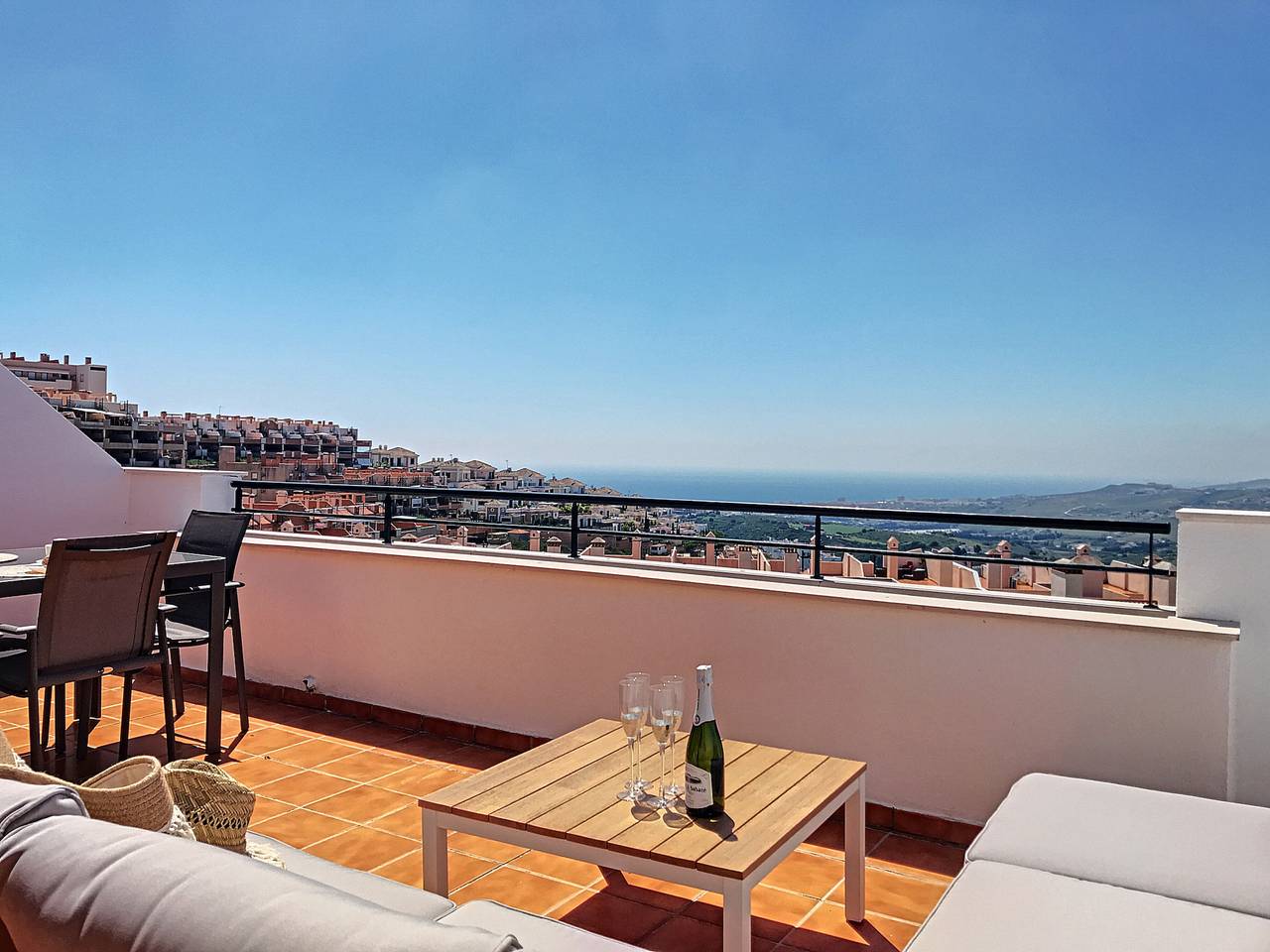 Ganze Wohnung, Ferienwohnung für 4 Personen mit Ausblick in Casares, Costa del Sol