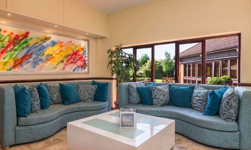 Hôtel pour 2 personnes, avec terrasse et jardin à Corby - 4