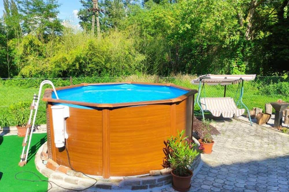 Ganze Wohnung, Gyöngyike Apartmanház Vonyarcvashegy - Two-Bedroom Apartment 1 in Vonyarcvashegy, Balaton Hochland Nationalpark