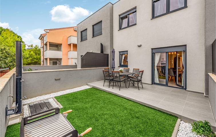 Ferienwohnung für 6 Personen, mit Terrasse und Garten