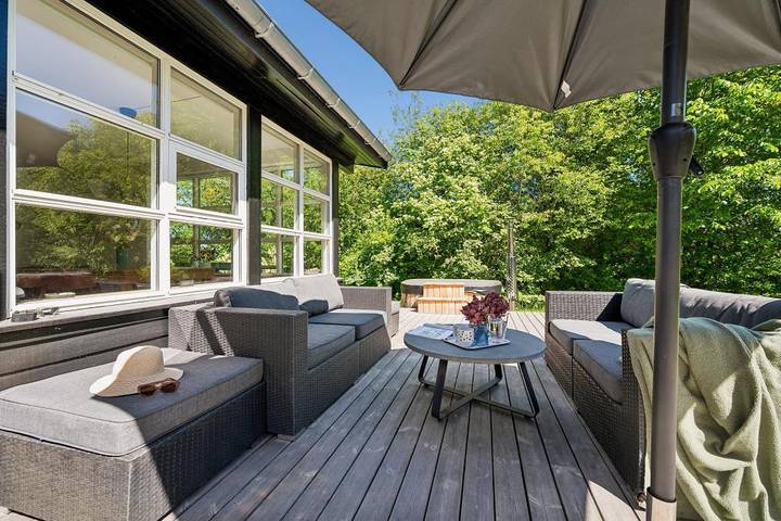 Gemütliches Ferienhaus in der Nähe von Ebeltoft mit Wildnisbad in Egsmark Strand, Süddjursland
