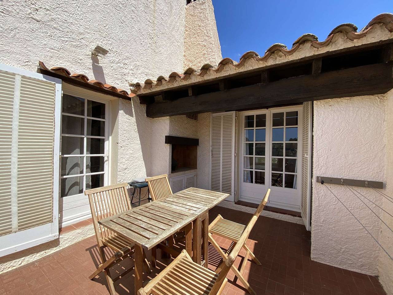 Entire apartment, Apartment with mezzanine, near beach - 6 guests in Hyeres, Mediterranean Coast (France)