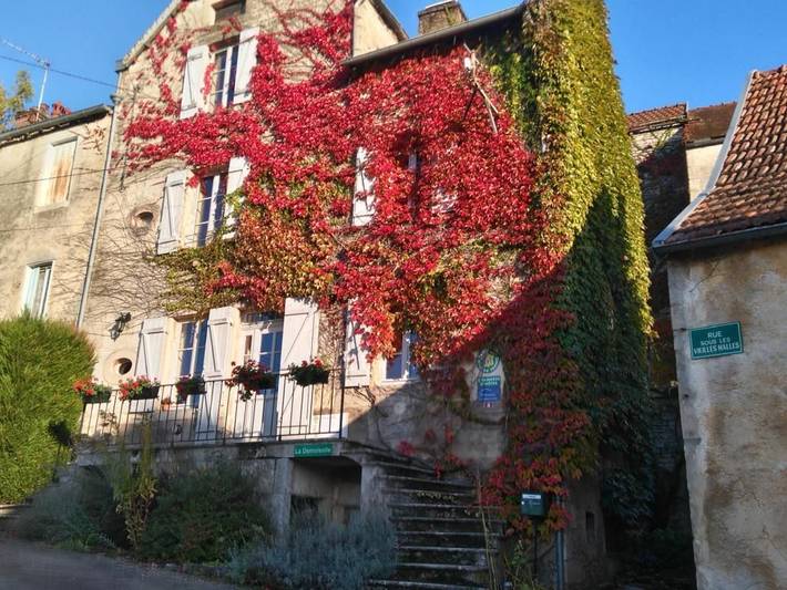 Haus aus dem 18. Jh. mit Garten und Essensangeboten in Aignay-le-Duc, Montbard und Umgebung