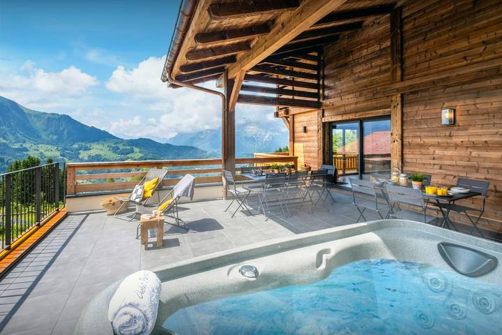 Chalet pour 12 personnes, avec Balcon et Jacuzzi ainsi que Terrasse et Jardin à Manigod - 2
